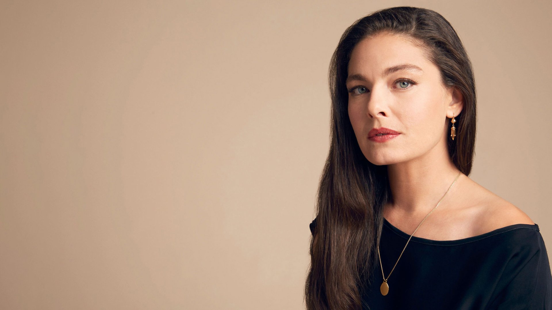 Alexa Davalos Wallpapers