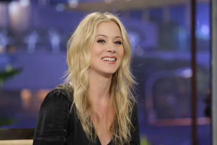 Celebrity Christina Applegate HD Desktop Wallpaper | Background Image