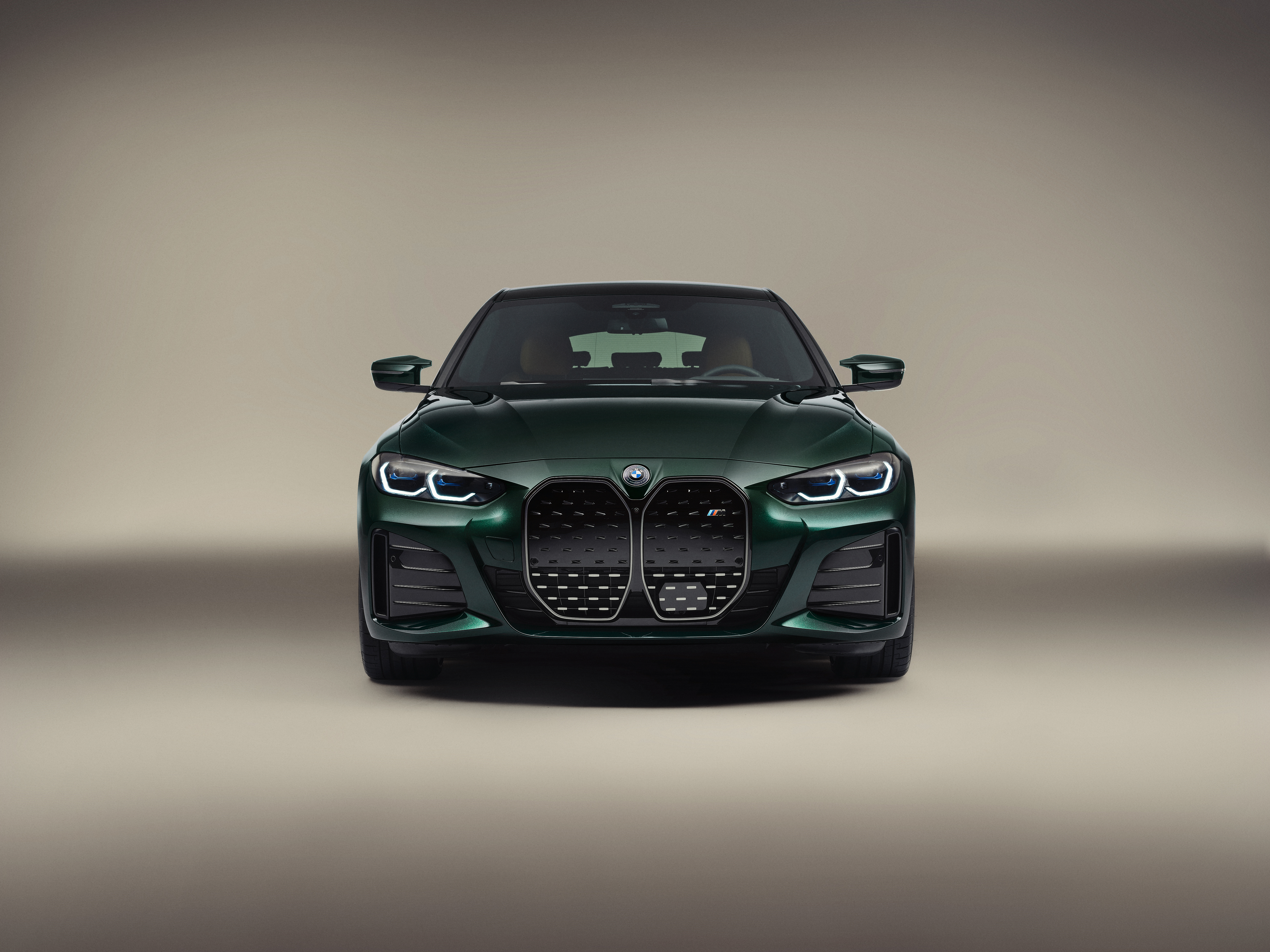 Vehicles BMW i4 M50 HD Wallpaper | Background Image