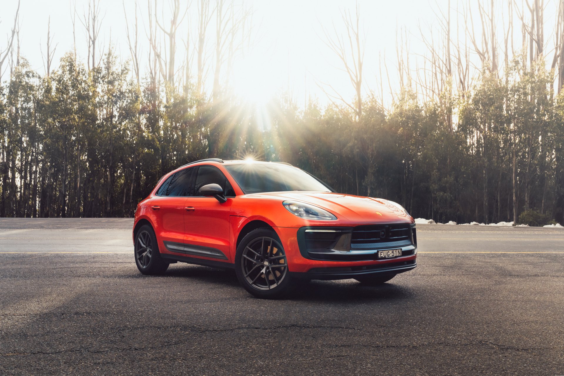 Фото макана на обои. Porsche Macan Electric.