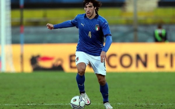 Sports Sandro Tonali Soccer Player Italy National Football Team HD Wallpaper | Background Image