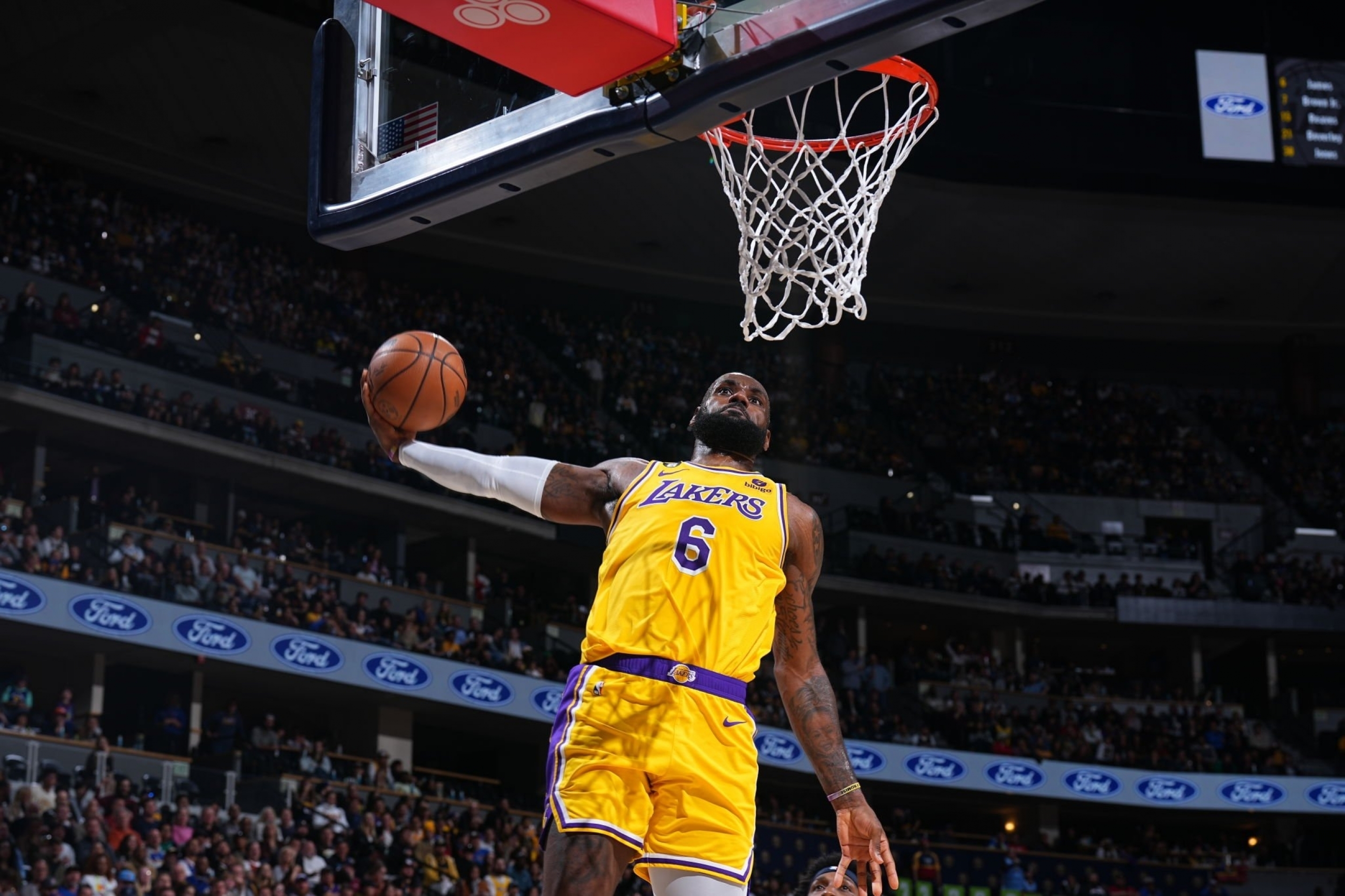 King James Wallpaper   via  Lakers Nation Philippines  Facebook