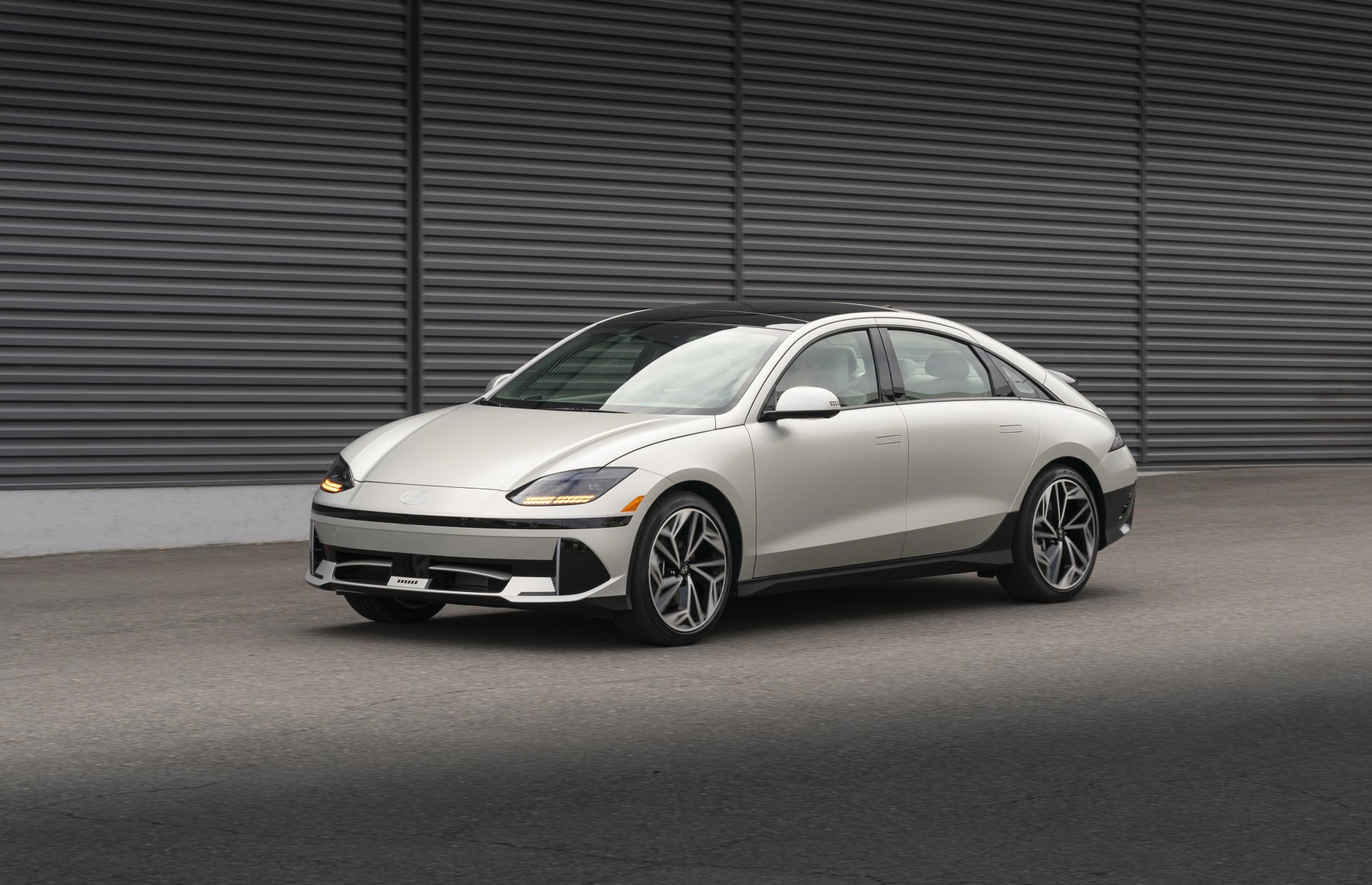 Download Vehicle Hyundai IONIQ 6 4k Ultra HD Wallpaper