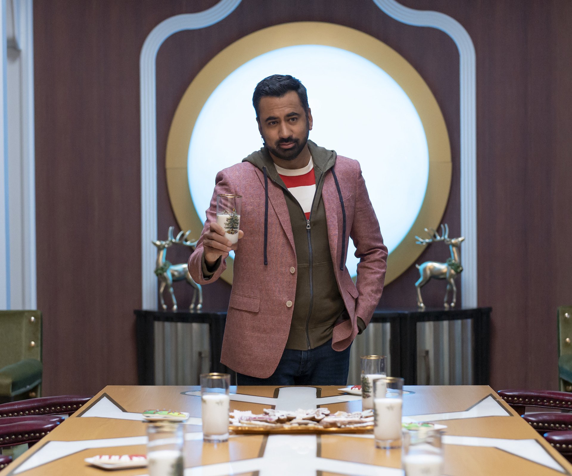 Download Kal Penn TV Show The Santa Clauses HD Wallpaper