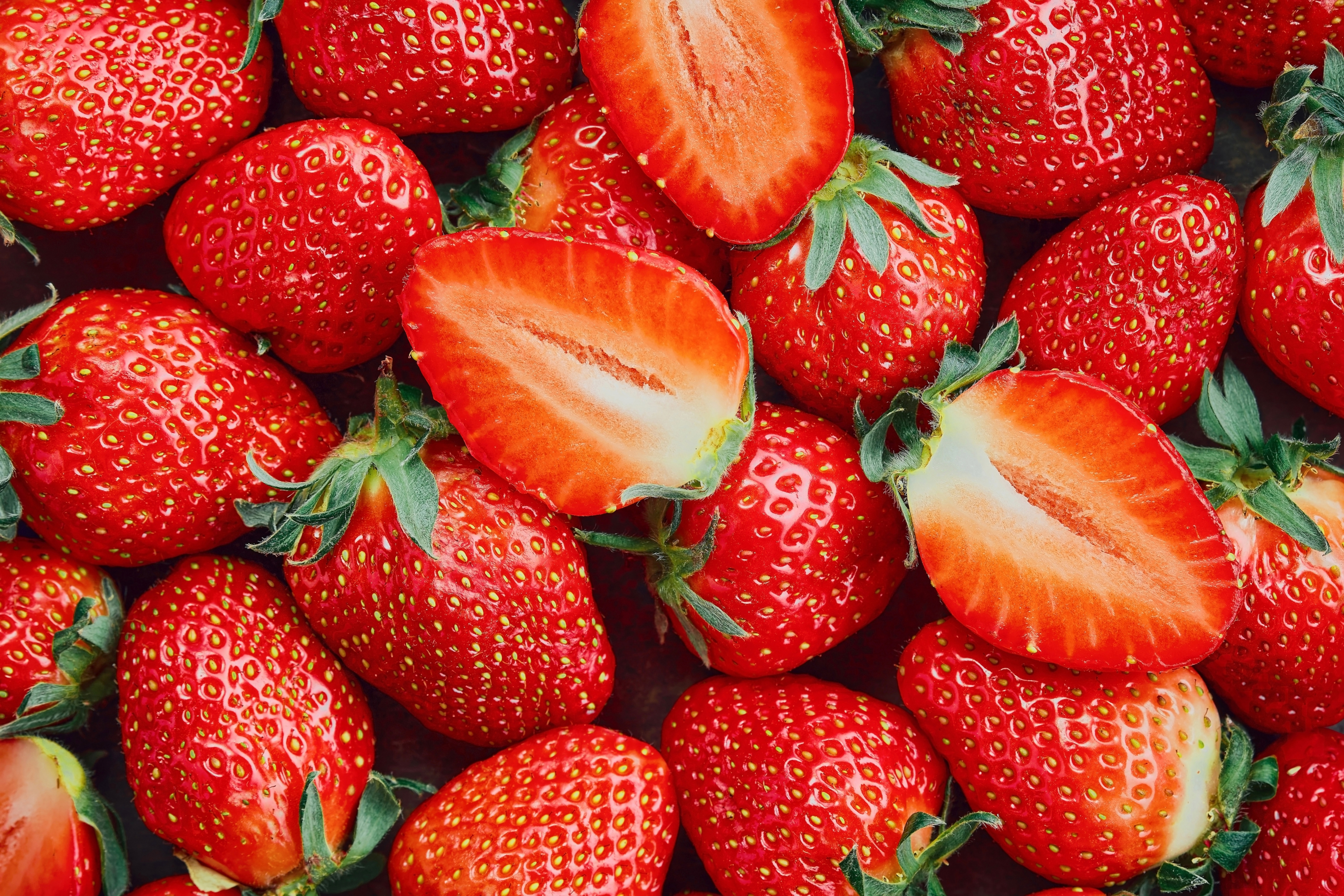 strawberries wallpaper