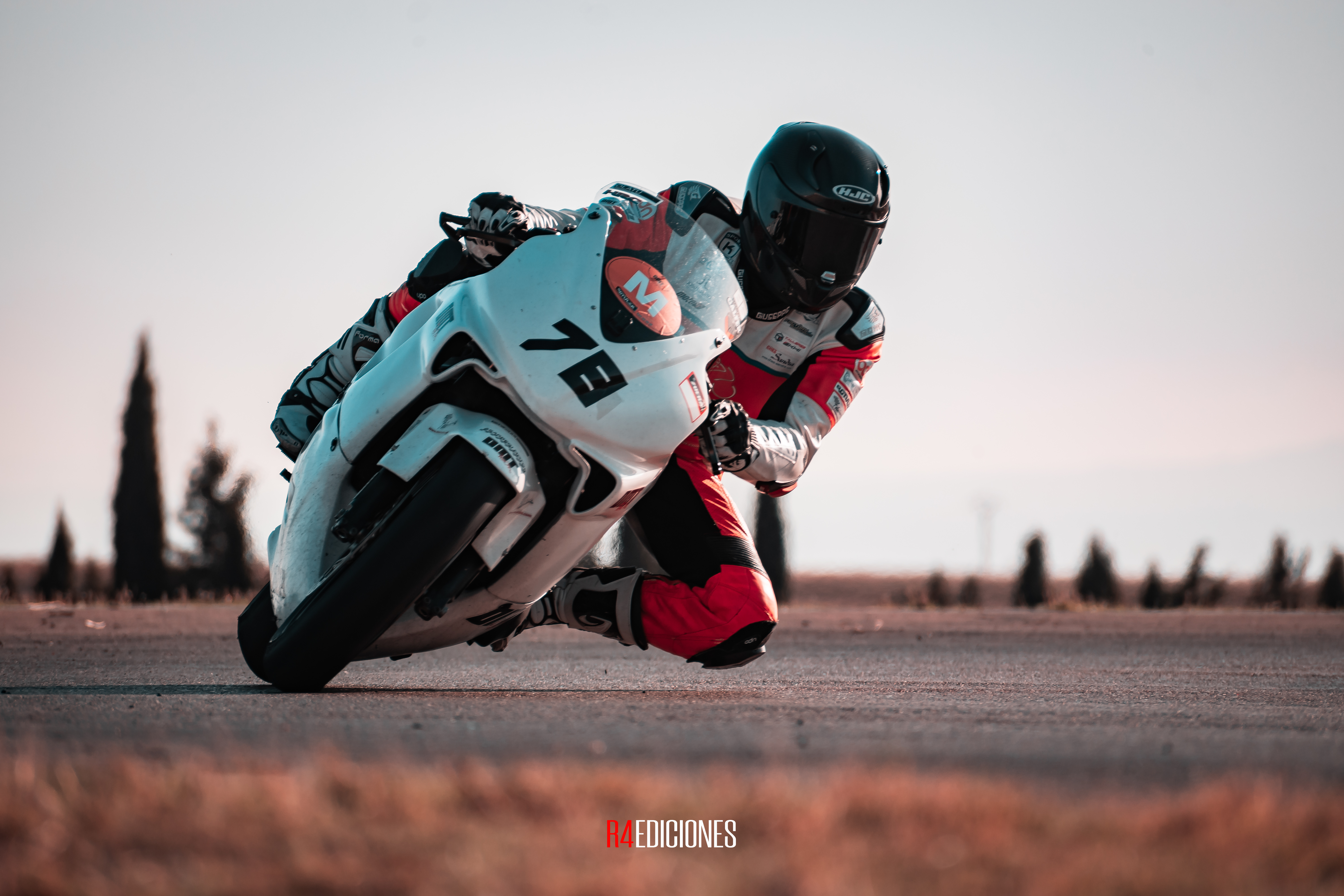 White Honda CBR series motorcycles wallpaper - Motorcycle wallpapers -  #54383