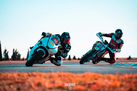  motos en circuito 4k