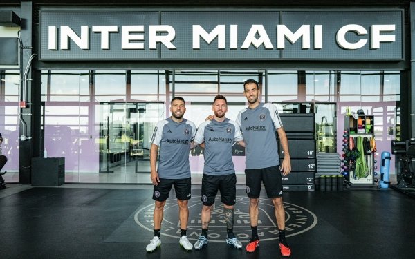 Sports Inter Miami CF Soccer Club Jordi Alba Lionel Messi Sergio Busquets HD Wallpaper | Background Image