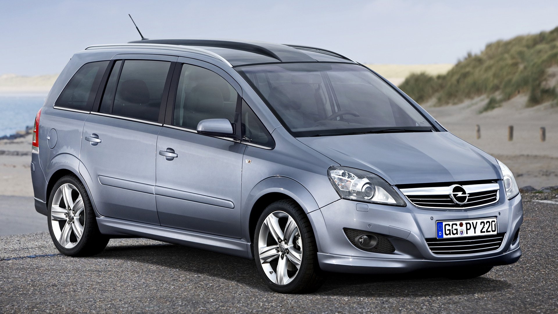 Download Compact MPV Vehicle Opel Zafira HD Wallpaper