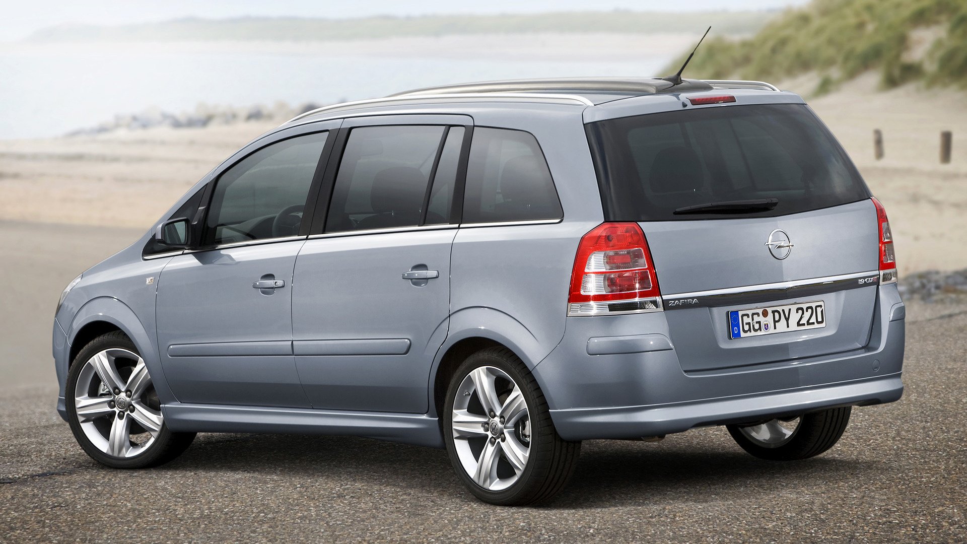 Download Compact MPV Vehicle Opel Zafira HD Wallpaper