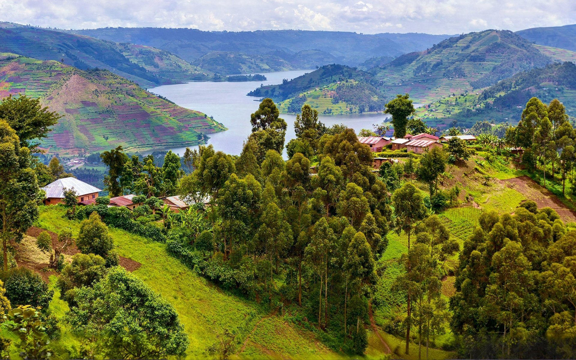 Lake Bunyonyi 4k Wallpapers