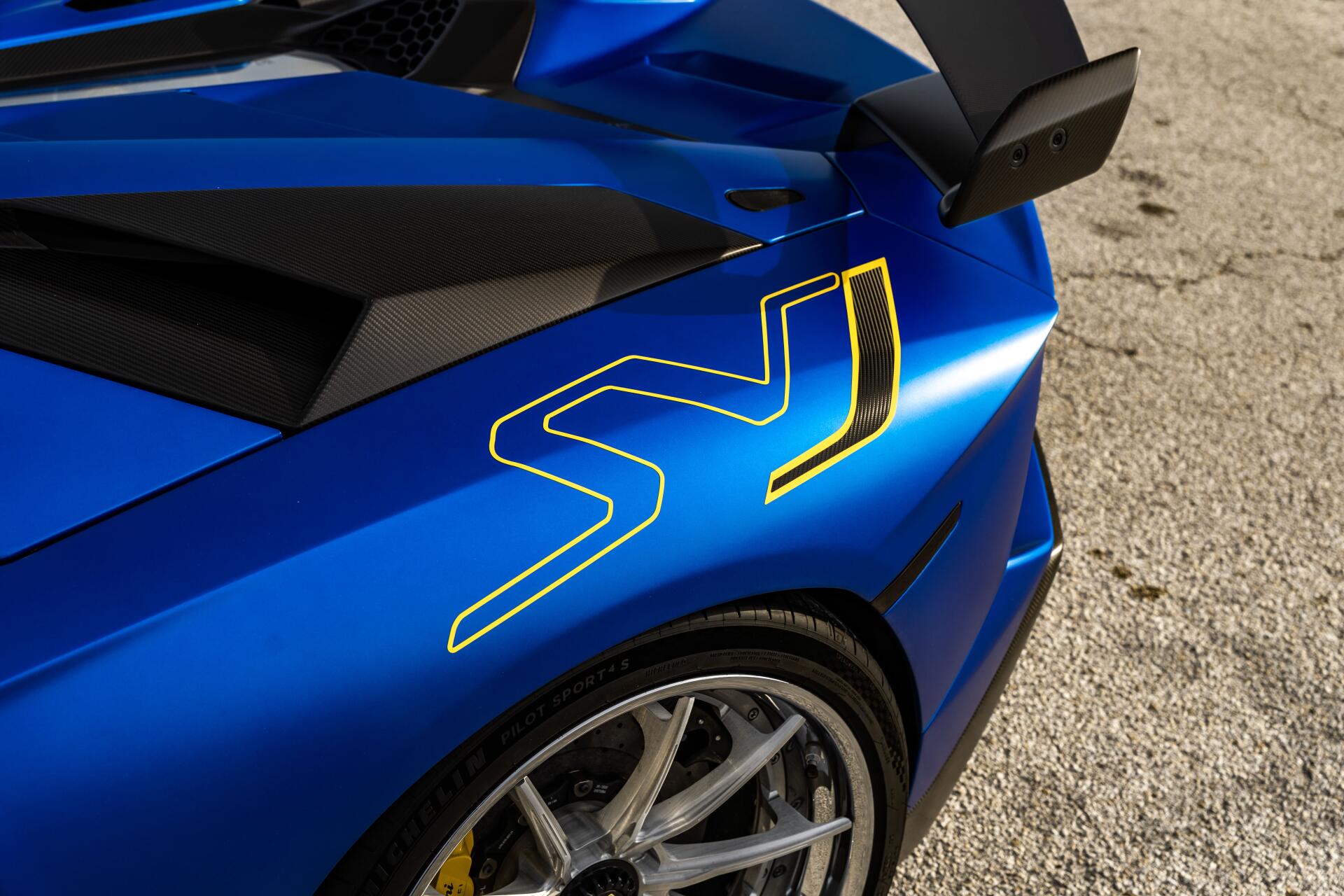 Download Car Lamborghini Lamborghini Aventador SVJ 8k Ultra HD Wallpaper