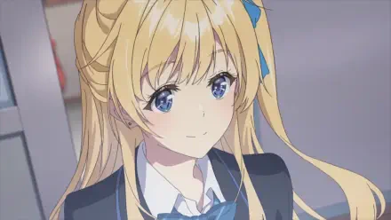 HD anime desktop wallpaper of Yuuko Hiiragi from Chitose Is in the Ramune Bottle: blonde schoolgirl with blue ribbon and bow, blue eyes and a gentle smile against a soft, blurred background.