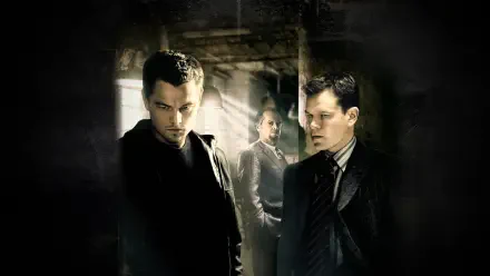 4K Ultra HD PC desktop wallpaper for The Departed: three men in dark coats and suits stand in a gritty, shadowed corridor, tense expressions and dramatic lighting.