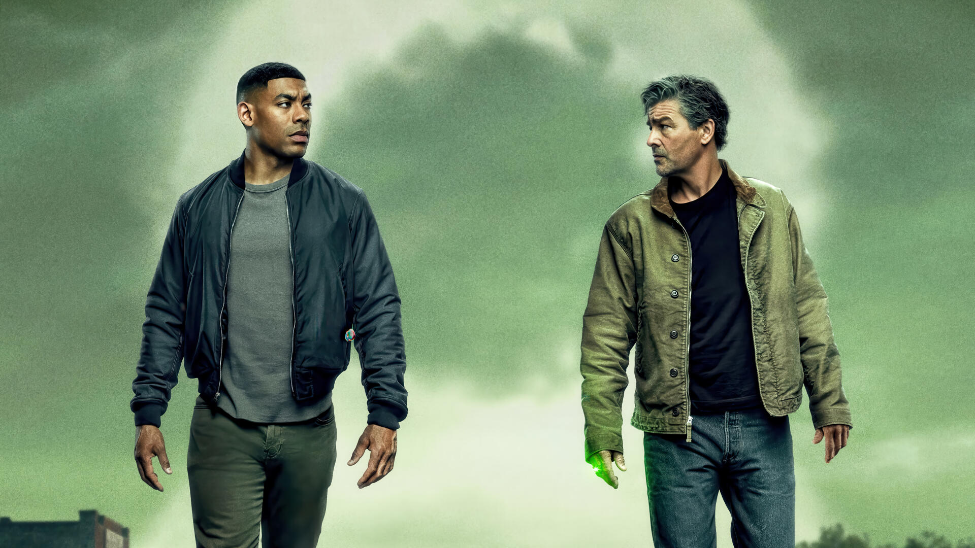 Lanterns (2026) 4K Ultra HD PC desktop wallpaper/background: two men walk through green-tinged fog, one with a faint green glow on his hand.