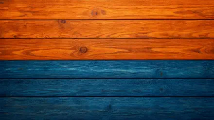 4K Ultra HD PC desktop wallpaper of horizontal wood planks: warm orange top and deep blue bottom with pronounced wood grain texture.