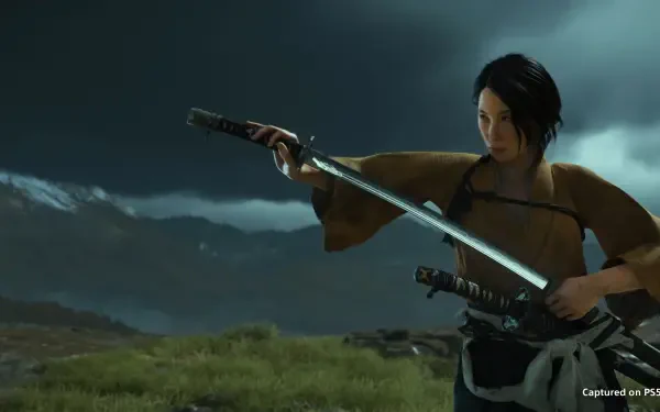 4K Ultra HD PC wallpaper: Atsu, the Ghost of Yōtei — a lone samurai warrior drawing a glowing sword beneath stormy skies over windswept grasslands.