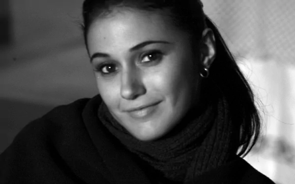 Celebrity Emmanuelle Chriqui HD Desktop Wallpaper | Background Image