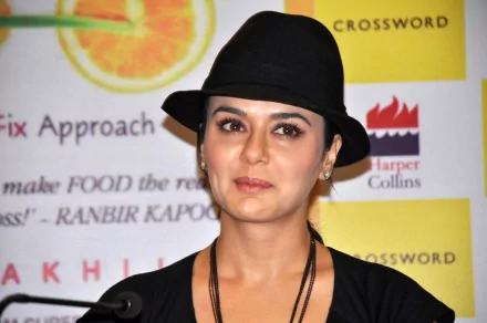 Celebrity preity zinta HD Desktop Wallpaper | Background Image