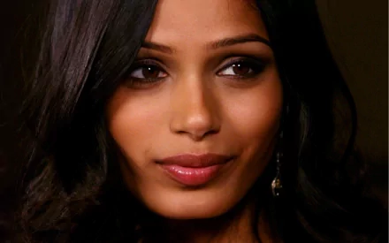 Celebrity Freida Pinto HD Desktop Wallpaper | Background Image