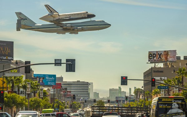 Vehicles Space Shuttle Endeavour Space Shuttles Shuttle Airplane NASA Los Angeles Street Space Shuttle HD Wallpaper | Background Image