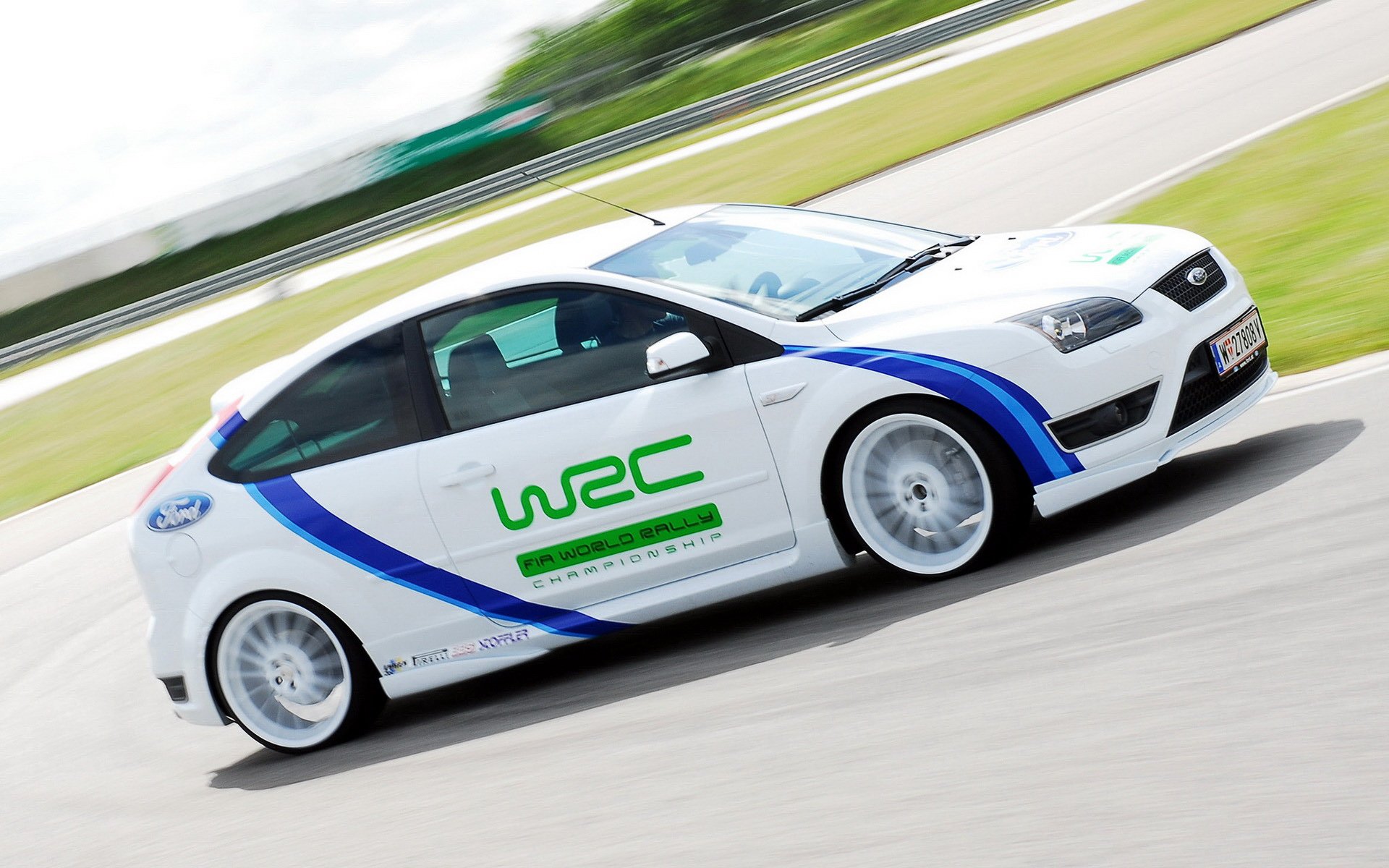 Download Vehicle Ford Focus HD Wallpaper