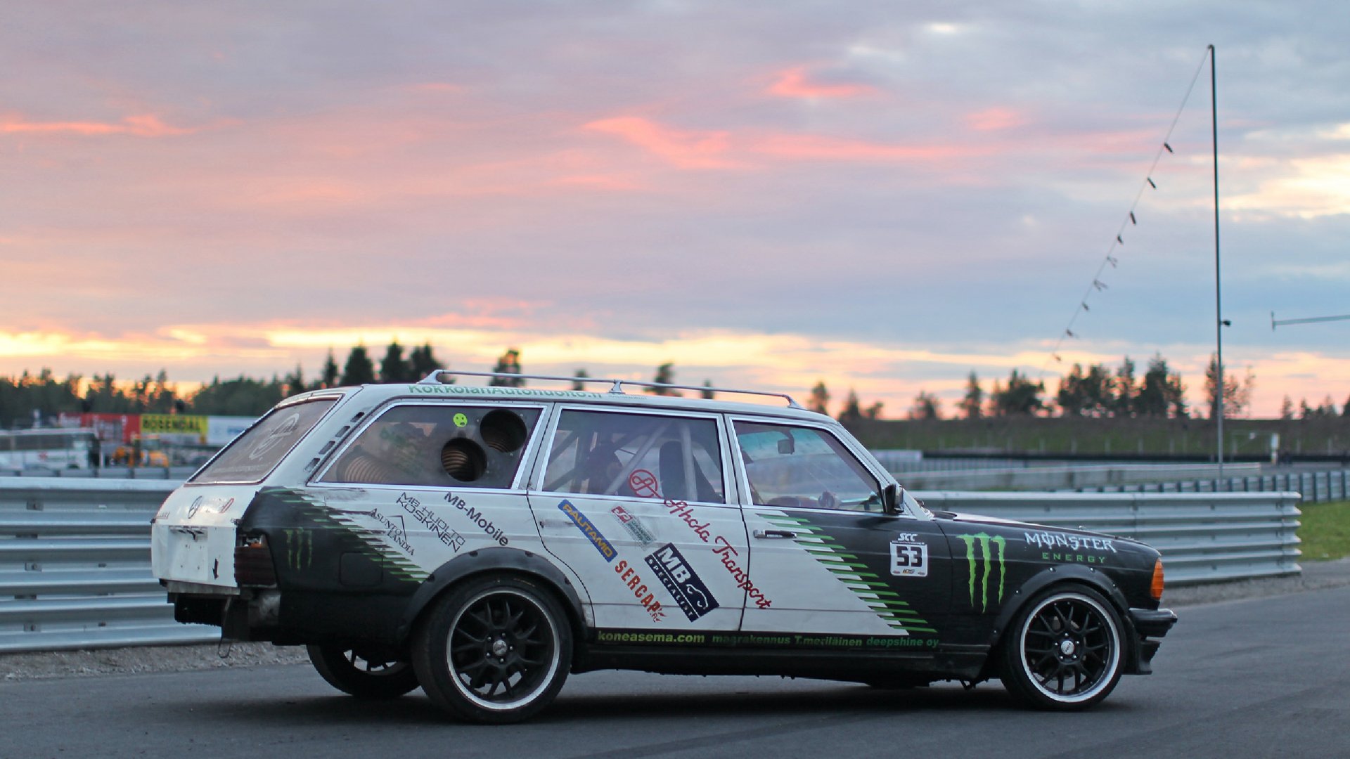 Download Vehicle Mercedes HD Wallpaper