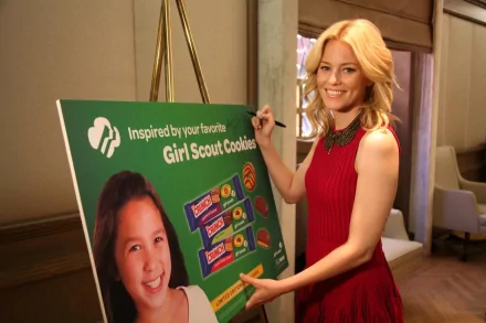 Celebrity Elizabeth Banks HD Desktop Wallpaper | Background Image
