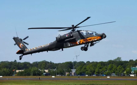  Apache AH-64