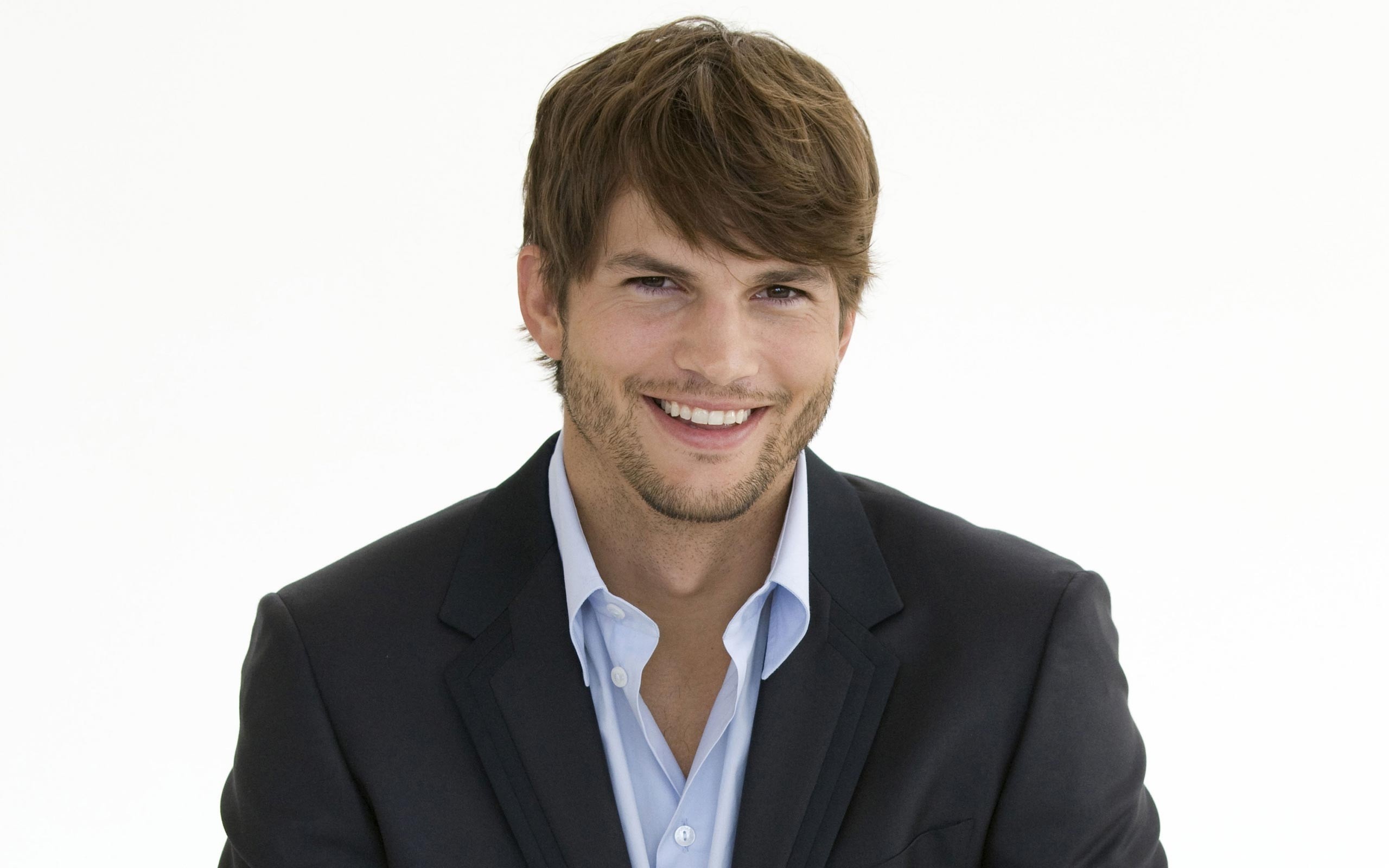 Celebrity Ashton Kutcher HD Wallpaper | Background Image
