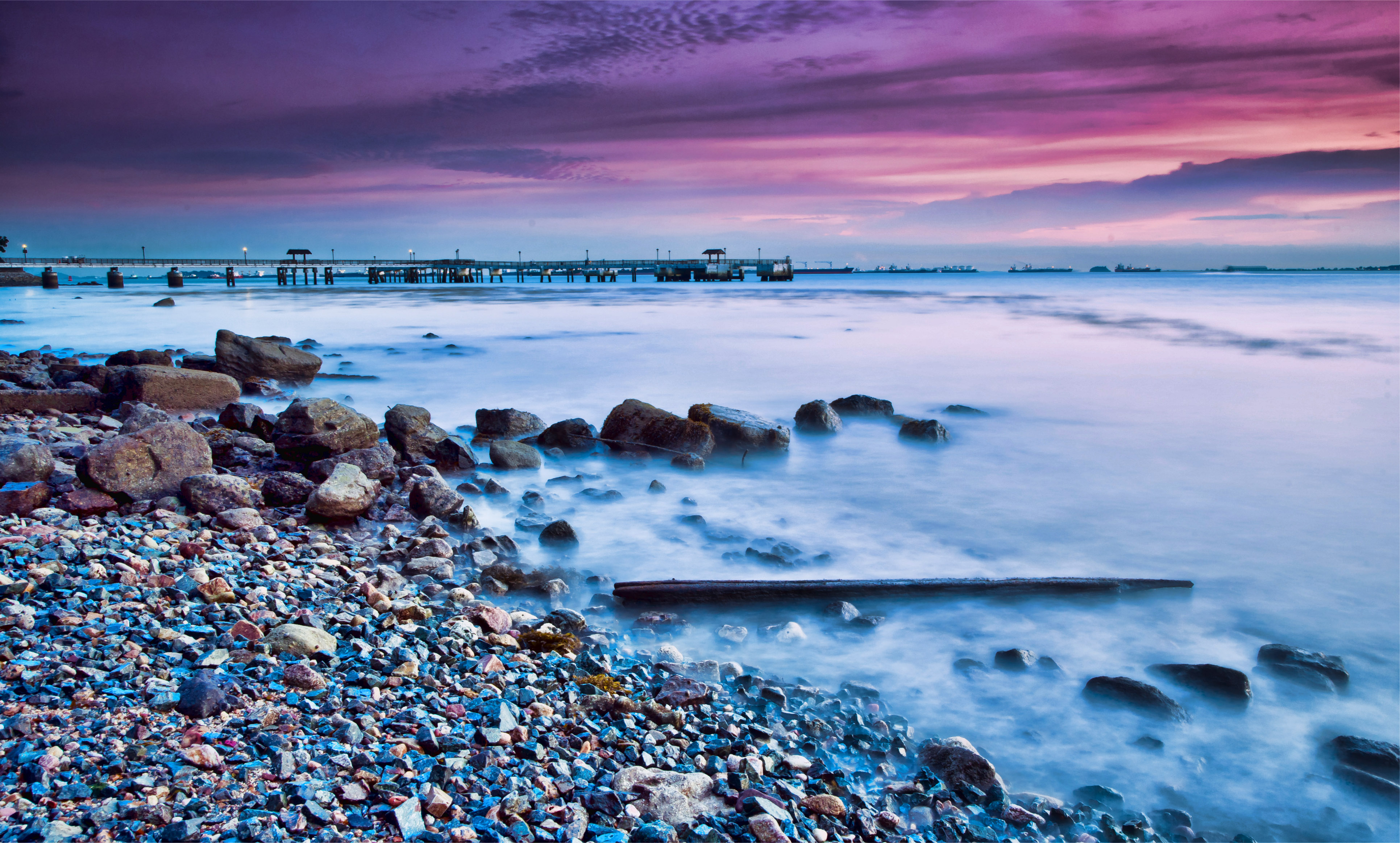 Scene image. Море на рабочий стол. Море камни. Берег моря. Камни на берегу моря.