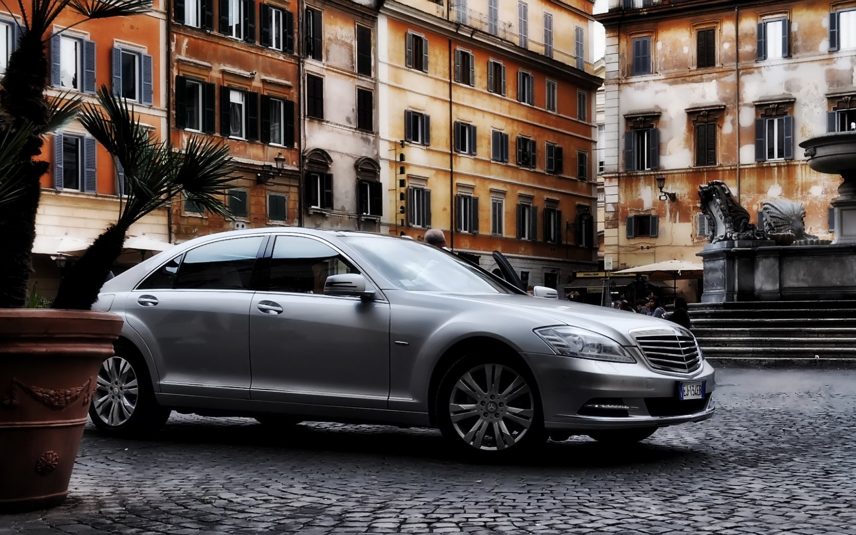 Download Vehicle Car Wallpaper