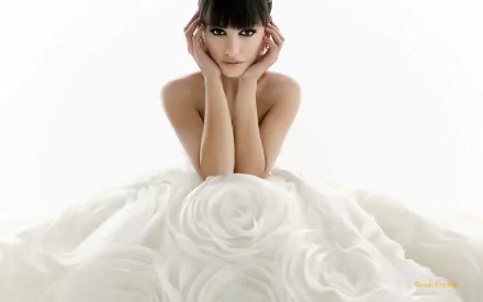  Bride wearing white dress