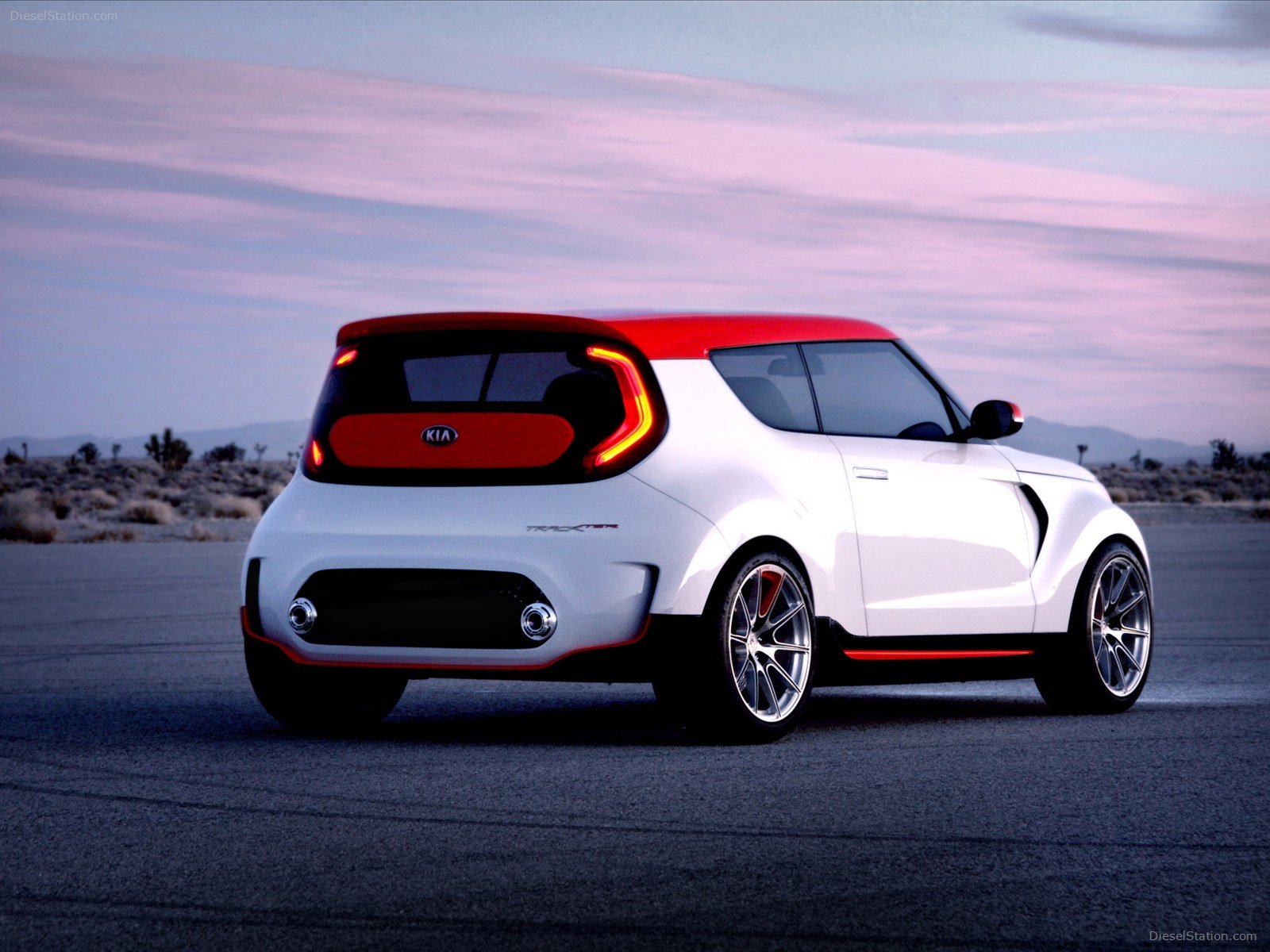Download Vehicle 2012 Kia Trackster Wallpaper