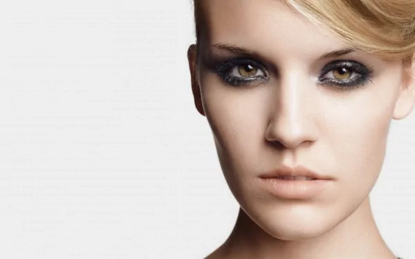 Celebrity Maggie Grace HD Desktop Wallpaper | Background Image