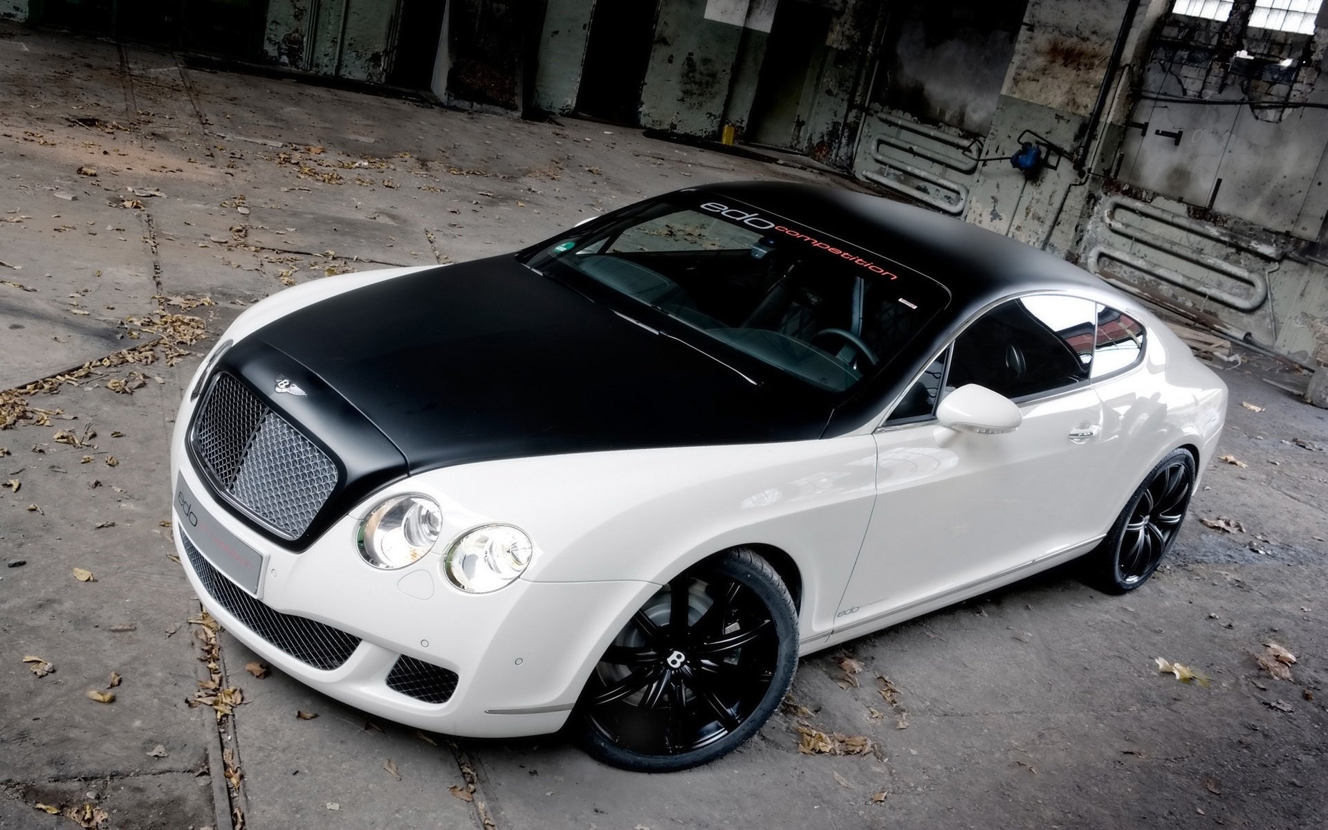 Download Vehicle Bentley Continental GT HD Wallpaper