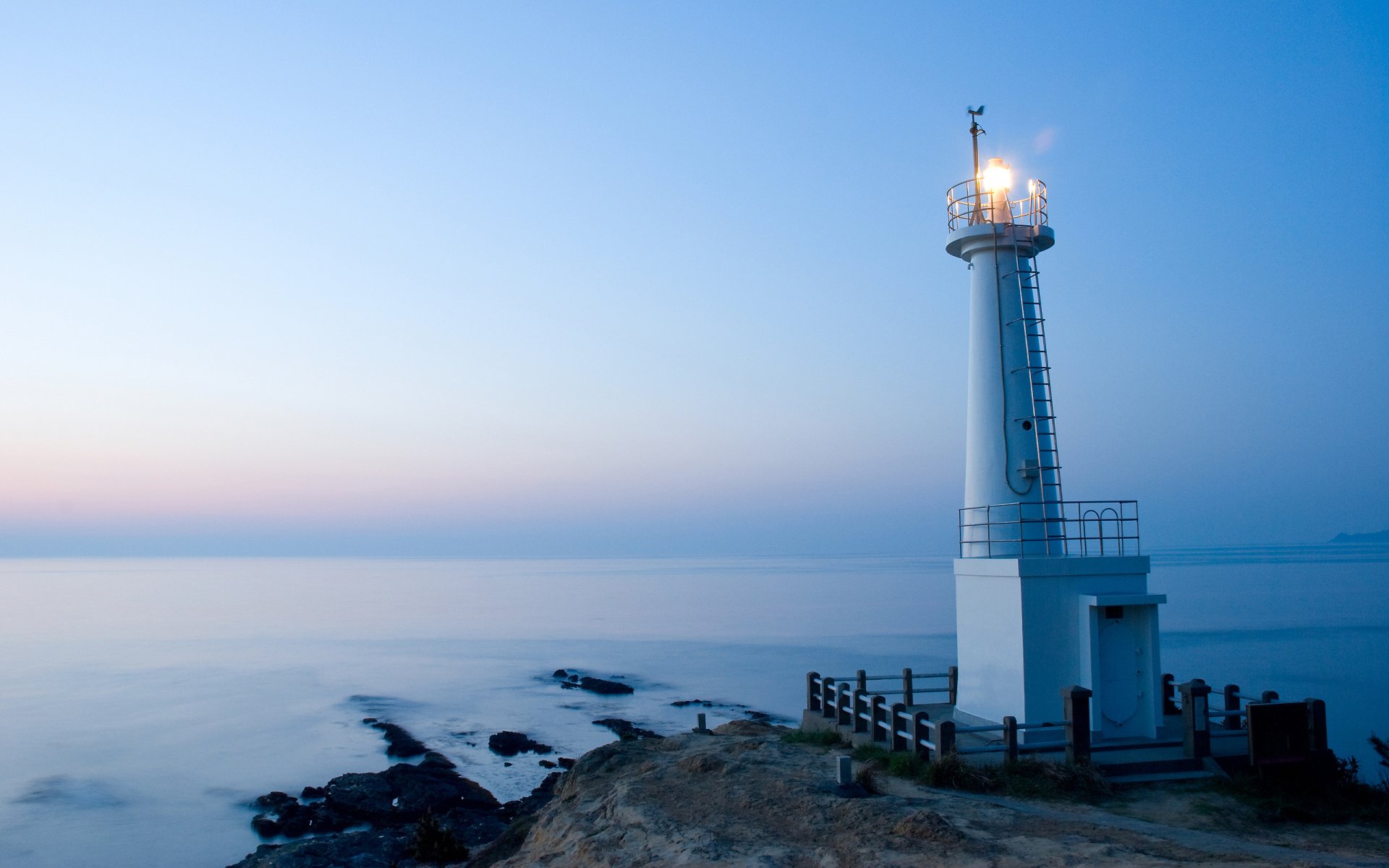 Download Man Made Lighthouse HD Wallpaper | 2560x1600 | Wallpaper Abyss