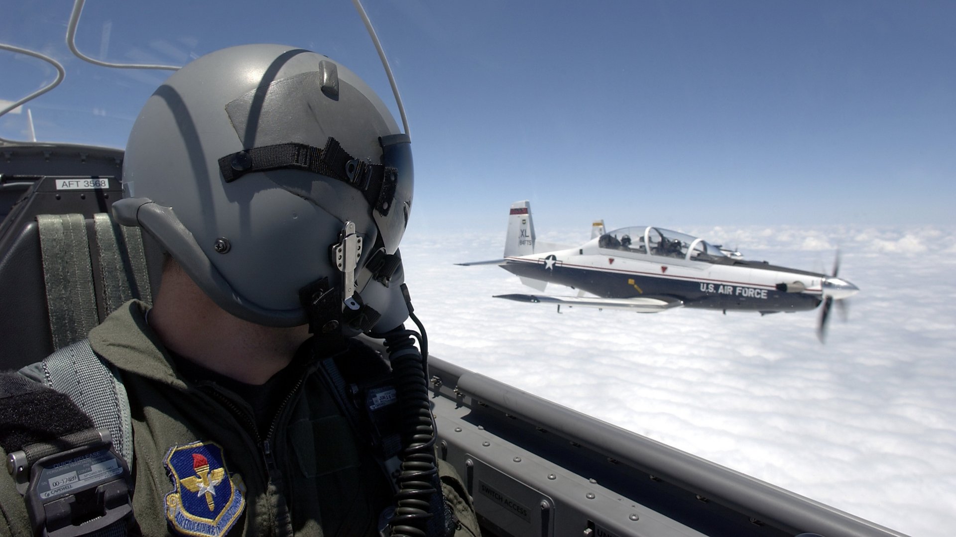 Download Military Beechcraft T-6 Texan Ii HD Wallpaper