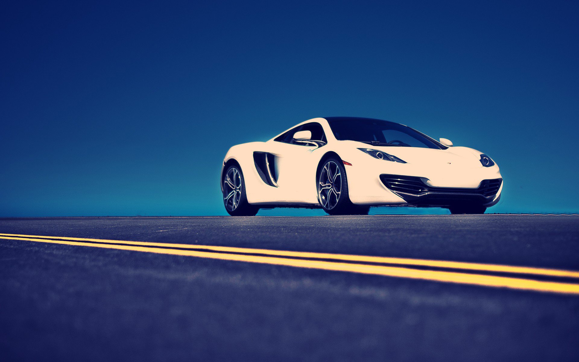 Download Vehicle McLaren MP4-12C HD Wallpaper
