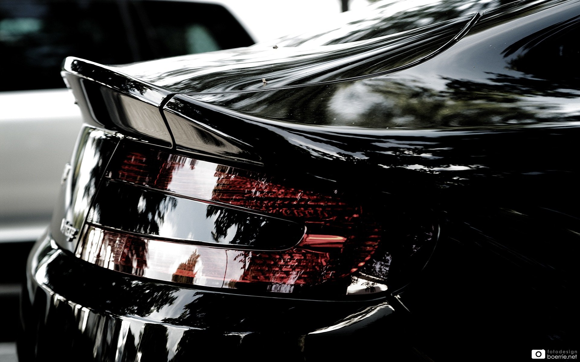 Download Vehicle Aston Martin Vantage HD Wallpaper