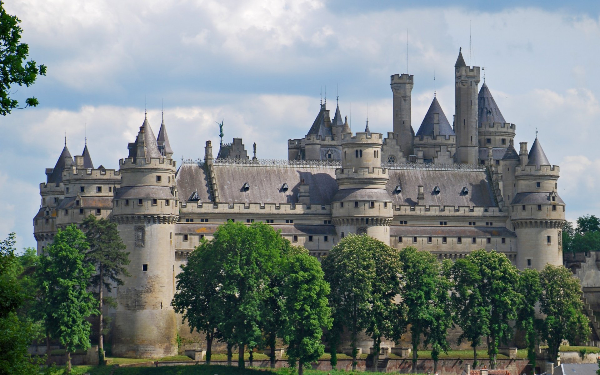 Man-Made Majesty: Riverside Castle — HD Wallpaper | 2137x1336 ...