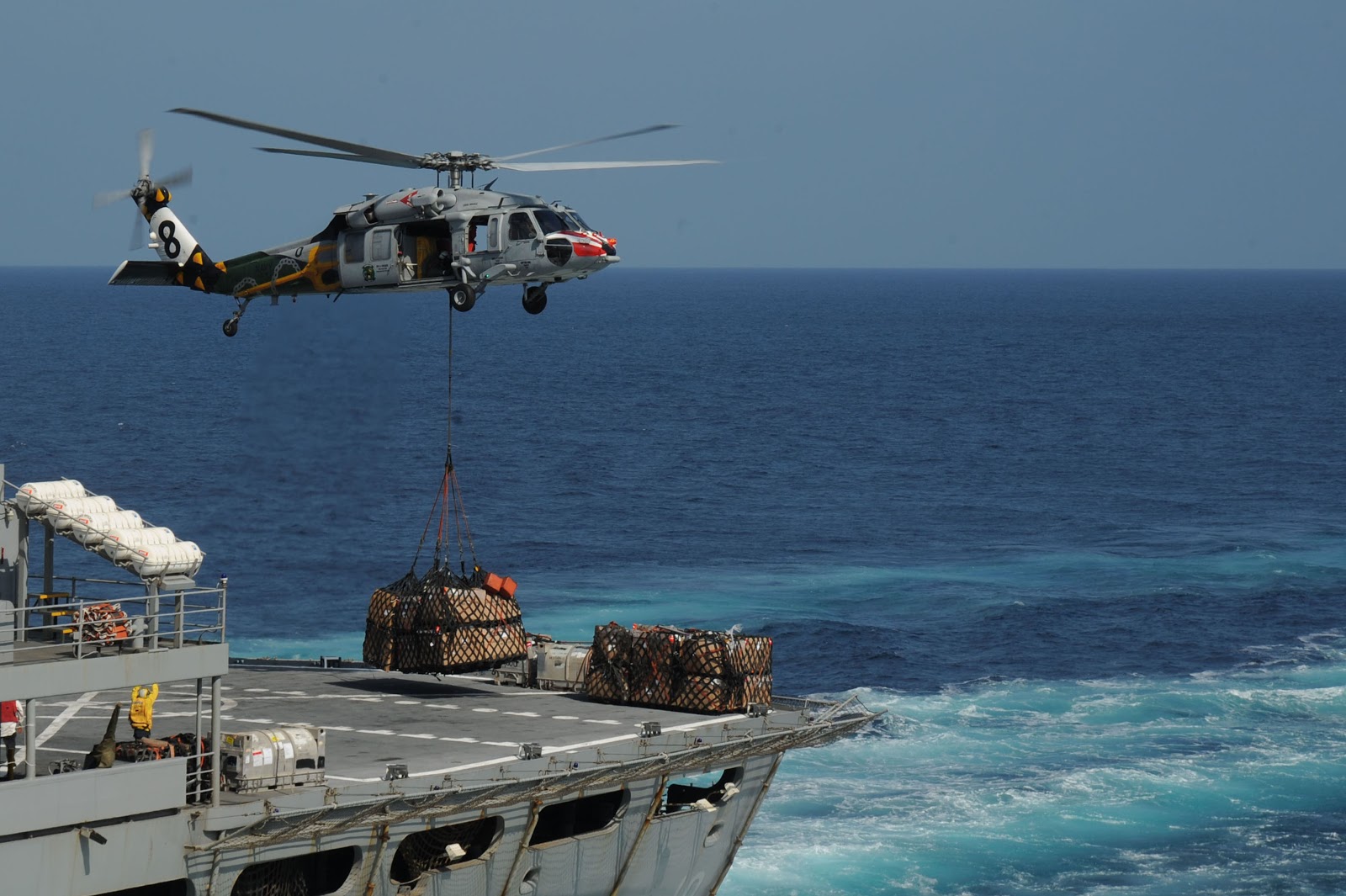 Military Sikorsky Sh-60 Seahawk HD Wallpaper | Background Image