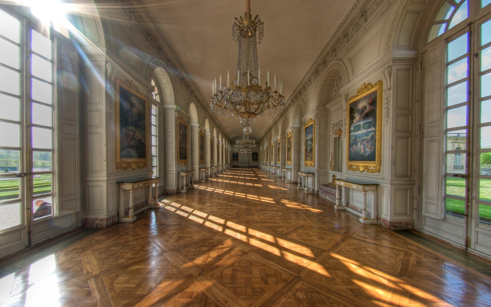 Пустой зал музея