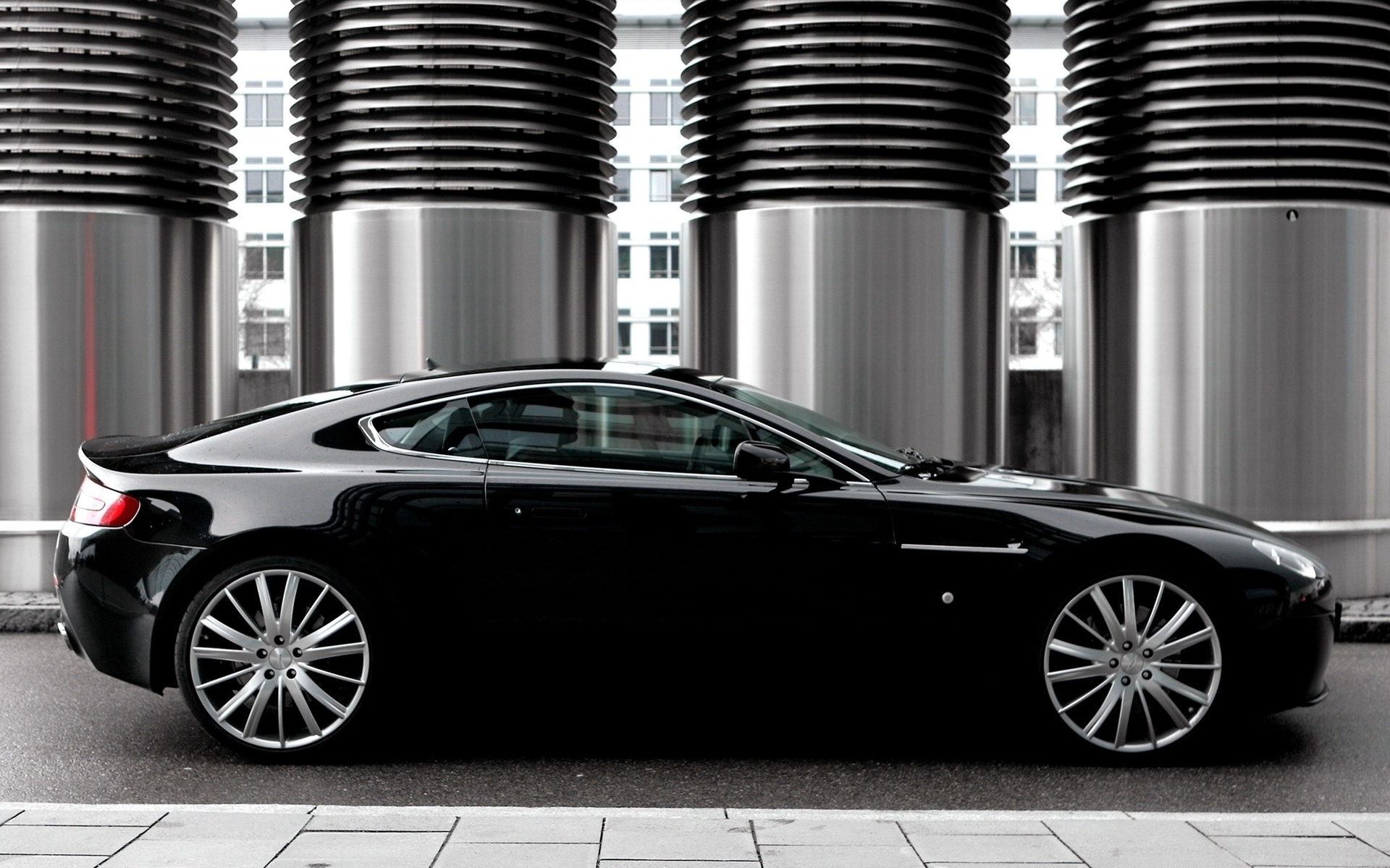 Aston Martin V8 Vantage Hd Wallpaper Background Image 1920x1200