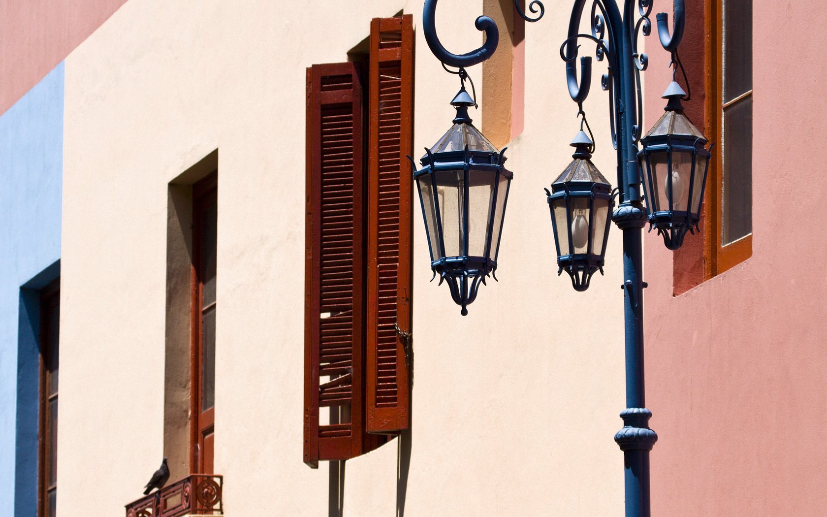 Download Man Made Lamp Post Wallpaper
