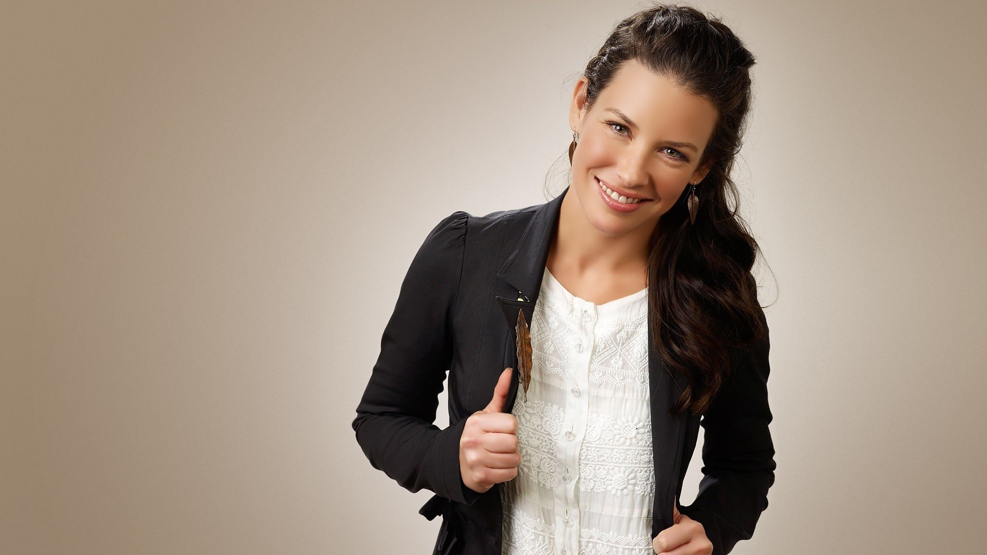 Photo for Evangeline Lilly: HD Wallpapers