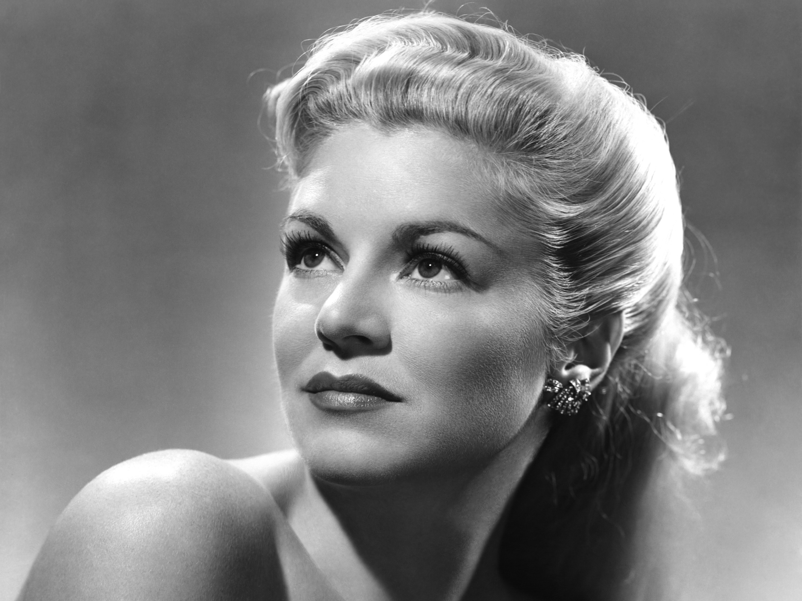 Клер Тревор. Claire Trevor. Мадам сент Клер Википедия. Самые популярные обои на телефон жен.