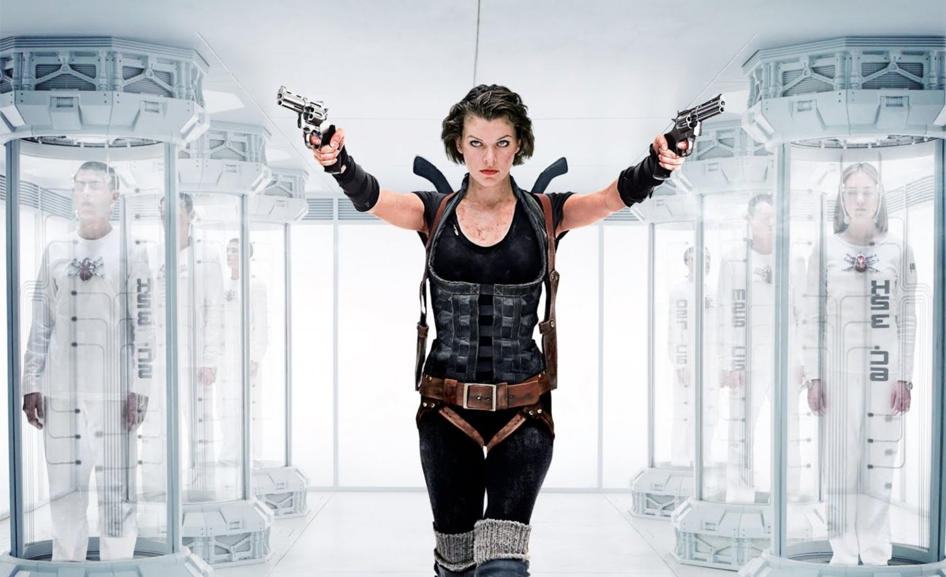 Alice In Action Resident Evil Afterlife HD Wallpaper 2000x1220 