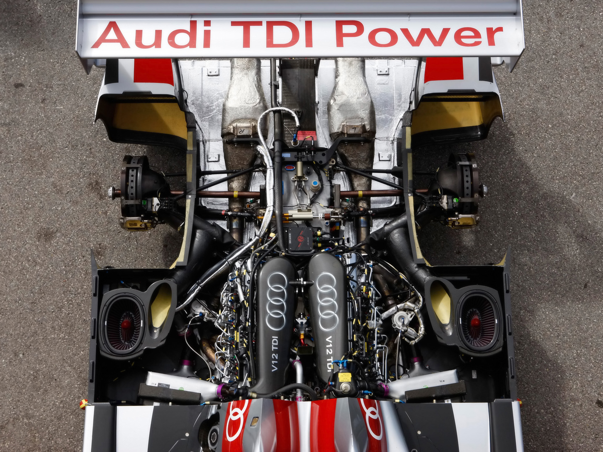 Vehicles Audi R10 TDI HD Wallpaper | Background Image