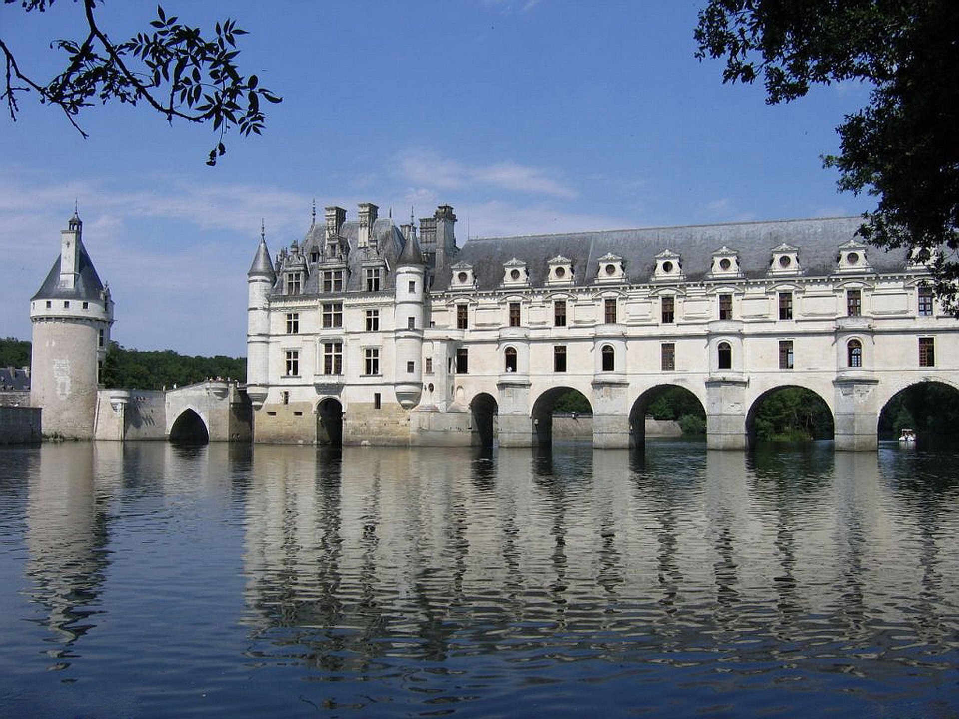 Chenonceau Wallpaper ~ Chenonceau Castle France Chambord Staircase